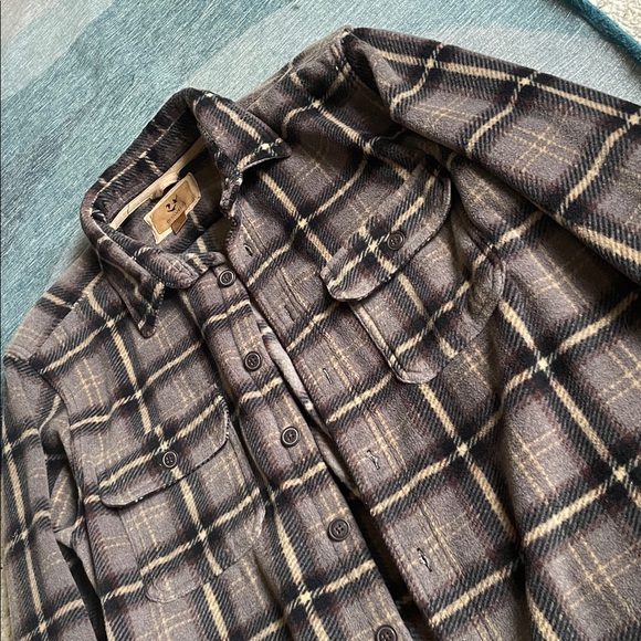 Outdoor Life Plaid Fleece Shirt Jacket in Black and Tan - Picture 8 of 10